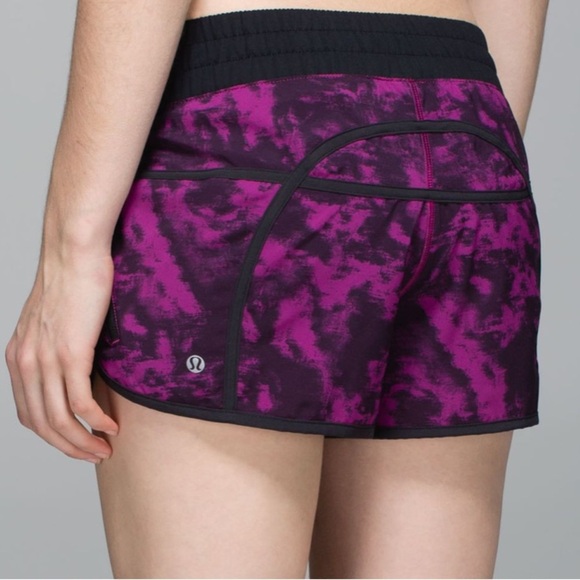 Lululemon Tracker Short III *4-way Stretch in Breezie Regal Plum Black / Black - Picture 1 of 8